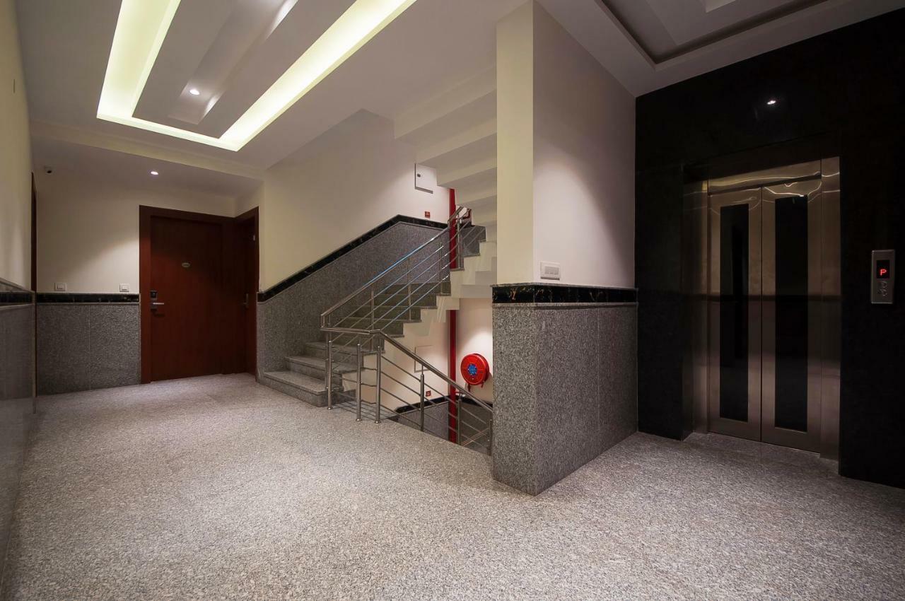 Hotel Z Suites- Delhi Igi Airport 뉴델리 외부 사진