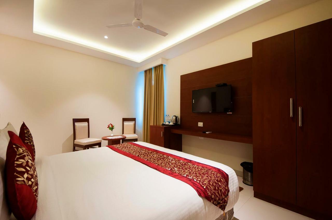 Hotel Z Suites- Delhi Igi Airport 뉴델리 외부 사진