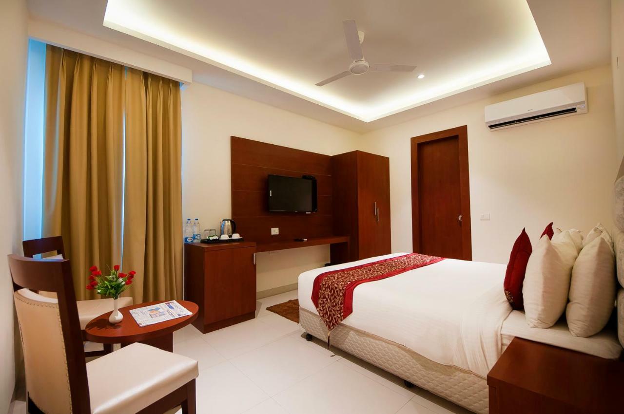 Hotel Z Suites- Delhi Igi Airport 뉴델리 외부 사진