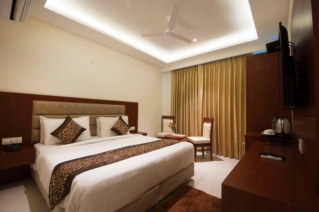 Hotel Z Suites- Delhi Igi Airport 뉴델리 외부 사진