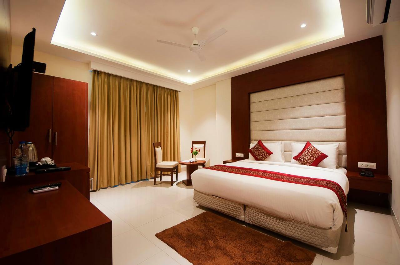 Hotel Z Suites- Delhi Igi Airport 뉴델리 외부 사진
