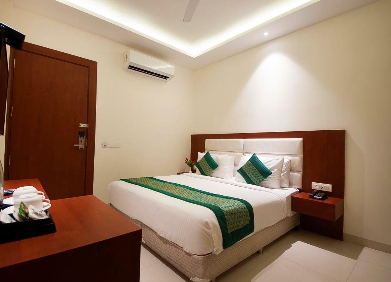 Hotel Z Suites- Delhi Igi Airport 뉴델리 외부 사진