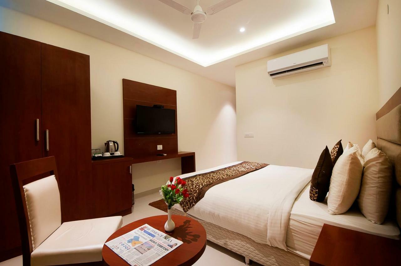 Hotel Z Suites- Delhi Igi Airport 뉴델리 외부 사진